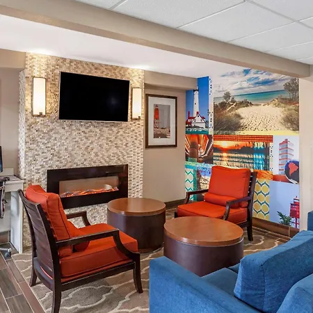 Clarion Pointe Racine - Mount Pleasant-2