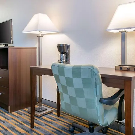 Quality Inn Noblesville-Indianapolis-3