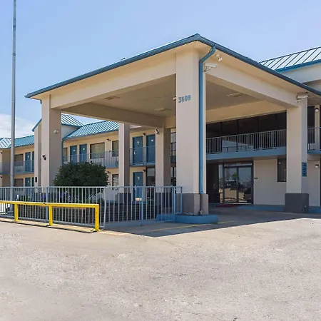 Econo Lodge Inn & Suites Bentonville-2