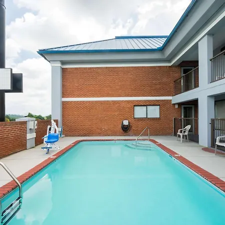 Super 8 By Wyndham Dandridge-2