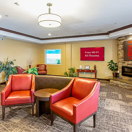 Red Roof Inn & Suites Omaha - Council Bluffs-3
