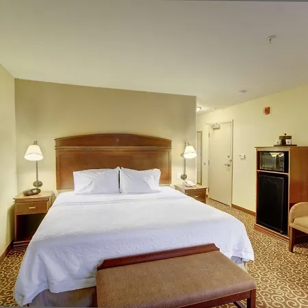 Hampton Inn And Suites Alexandria-2