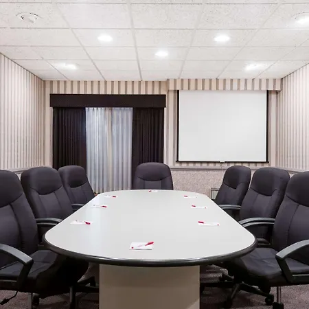 Ramada Plaza By Wyndham Hagerstown-2