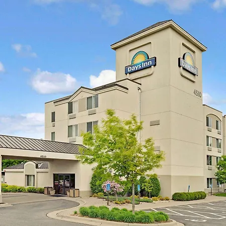 Days Inn By Wyndham Eagan Minnesota Near Mall Of America-3