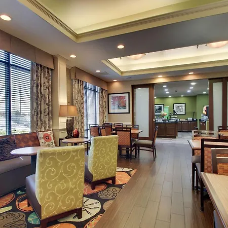 Hampton Inn Warner Robins-3