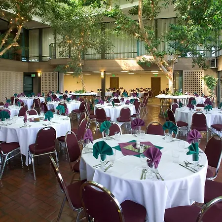 Red Lion Hotel Yakima Center-3