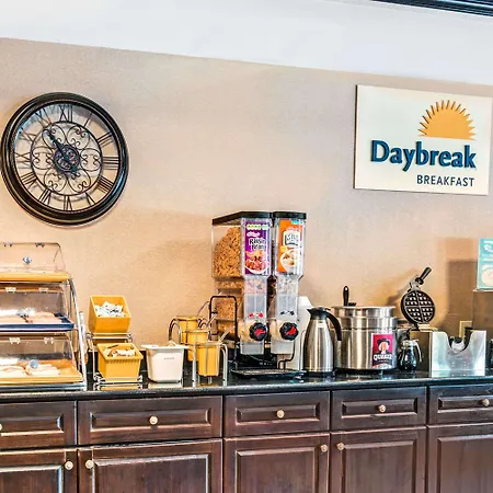 Days Inn & Suites By Wyndham Jeffersonville In-3