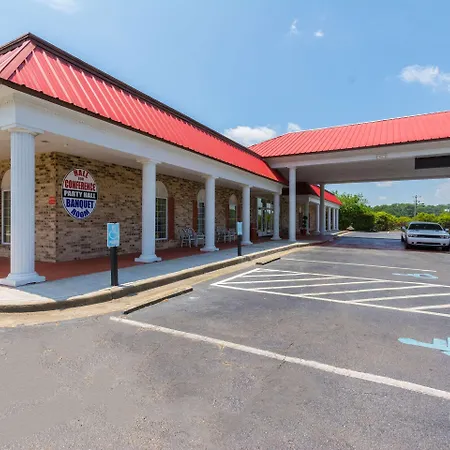 Econo Lodge Inn & Suites Orangeburg-3
