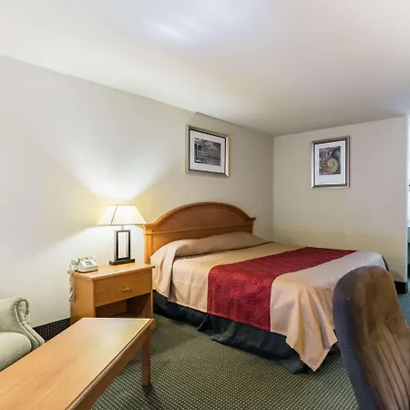 Econo Lodge Baytown-2