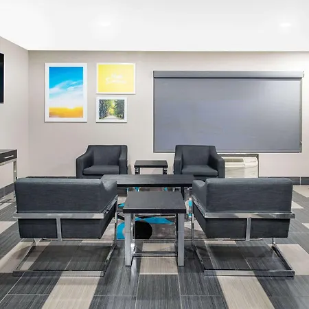 Days Inn By Wyndham Carthage-2