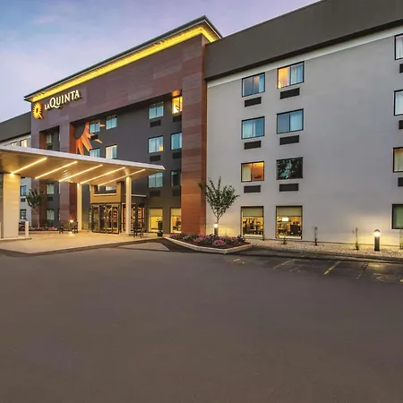 La Quinta By Wyndham Hartford Bradley Airport-2