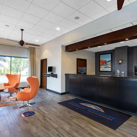 Howard Johnson By Wyndham Portsmouth-3