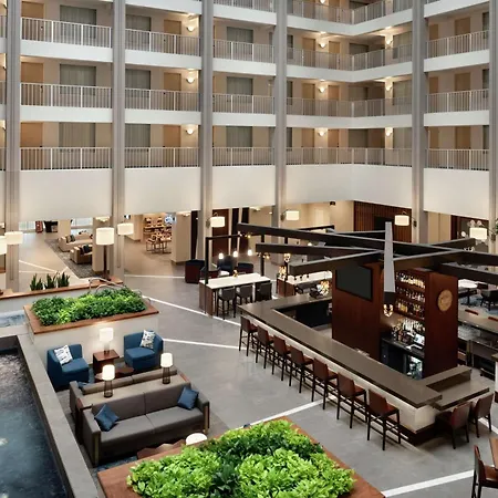 Embassy Suites Cincinnati - Rivercenter-2