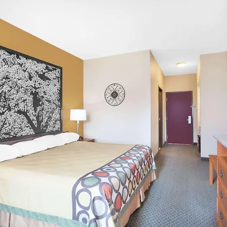 Super 8 By Wyndham Central City-2