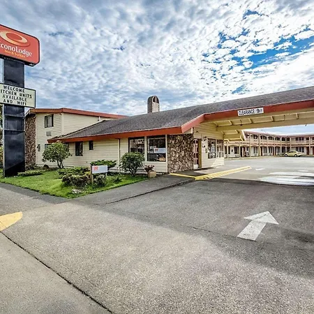 Econo Lodge Inn & Suites-2