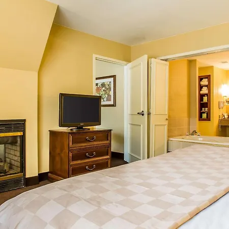 Clarion Hotel & Suites Hamden-New Haven-2