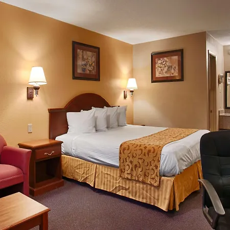 Best Western Delhi Inn-3