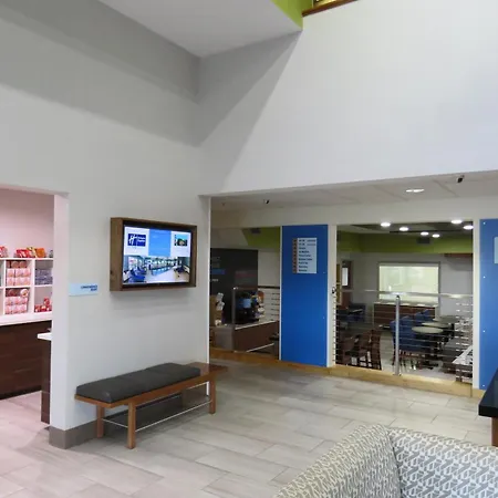 Holiday Inn Express Hotels & Suites Burlington By Ihg-3
