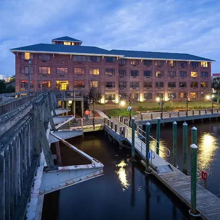 Best Western Plus Coastline Inn-3
