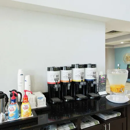 Hampton Inn & Suites Ankeny-3