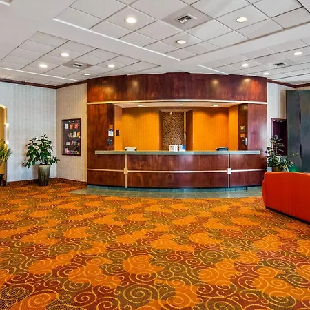 Rock Island Inn & Suites Marshalltown-3