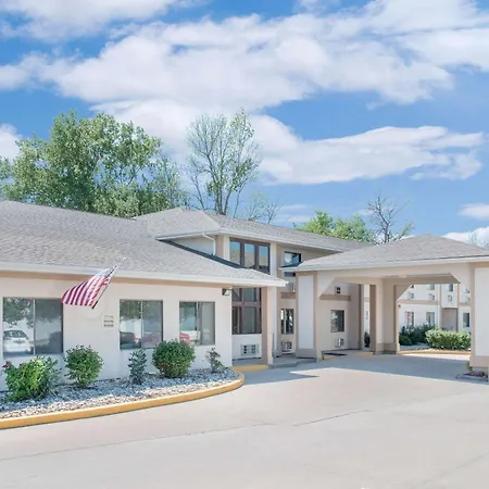 Super 8 By Wyndham Ottumwa-2