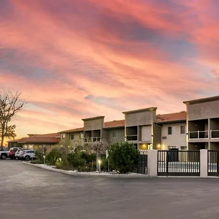 Best Western Plus Lake Front Hotel-3
