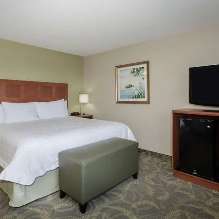 Hampton Inn & Suites Astoria-2