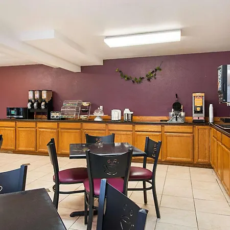 Rodeway Inn & Suites Blanding-3