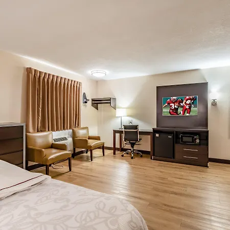 Red Roof Inn Plus+ Huntsville-2