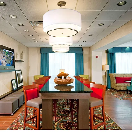 Hampton Inn Augusta-3