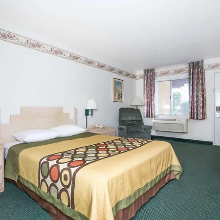 Super 8 By Wyndham Cottonwood-2
