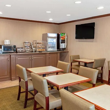 La Quinta By Wyndham Stevens Point-3