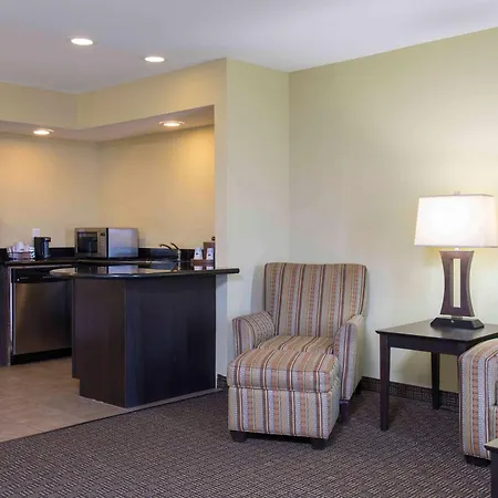 Hampton Inn & Suites Danville-3