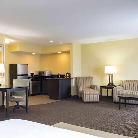 Hampton Inn & Suites Danville-2