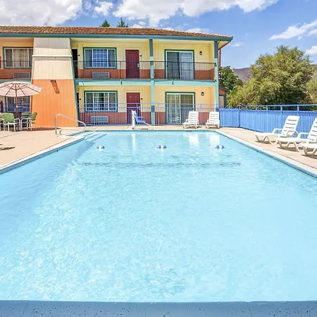 Super 8 By Wyndham Yreka-2