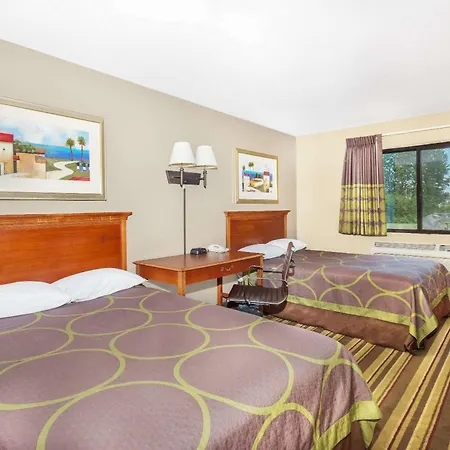 Super 8 By Wyndham Tilton/Lake Winnipesaukee-2