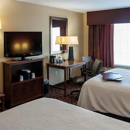 Hampton Inn & Suites Watertown-3