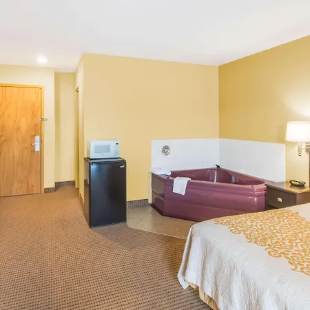 Days Inn By Wyndham Colchester Burlington-3