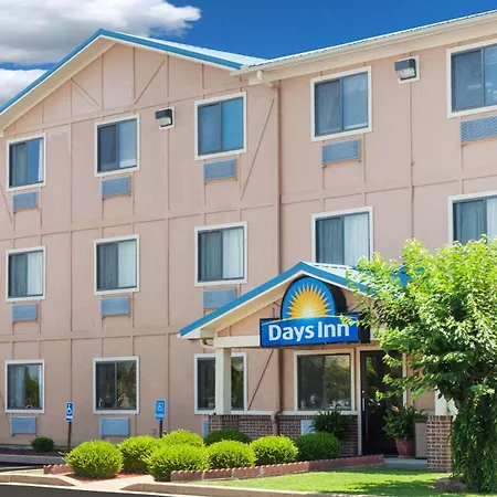 Days Inn By Wyndham Dyersburg-3