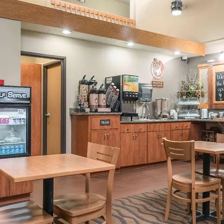 Americinn By Wyndham Fargo West Acres-3