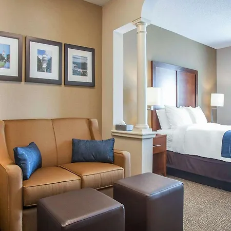 Comfort Suites West Warwick - Providence-3