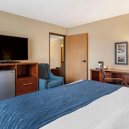 Comfort Inn & Suites Blue Ridge-2