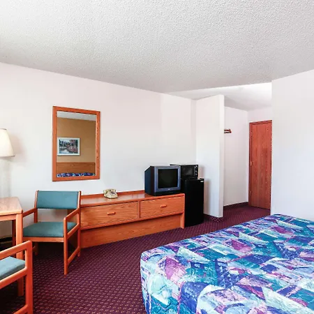 Travelodge By Wyndham Deer Lodge Montana-3