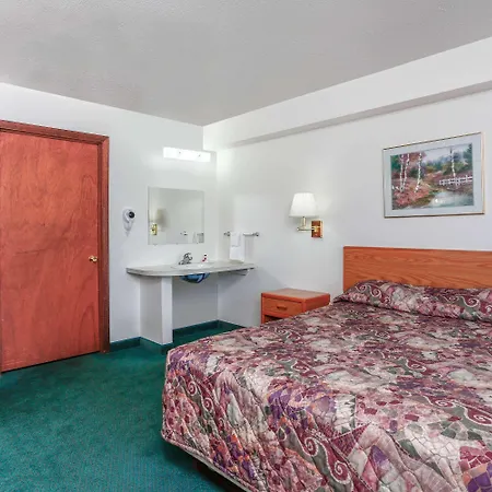 Travelodge By Wyndham Deer Lodge Montana-2