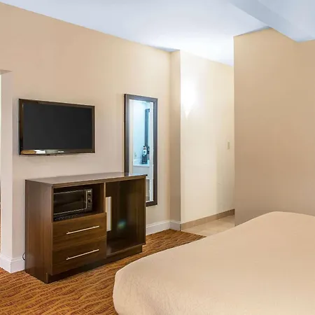 Quality Inn & Suites Middletown - Newport-3