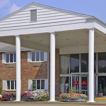 Ramada By Wyndham Washington-2