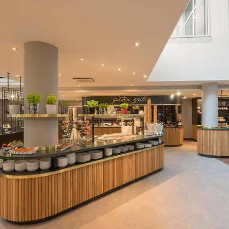 Hilton Garden Inn Frankfurt City Centre-3