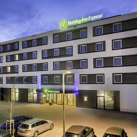 Holiday Inn Express Friedrichshafen, an IHG Hotel-3