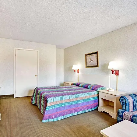 Super 8 By Wyndham Fredericksburg-2